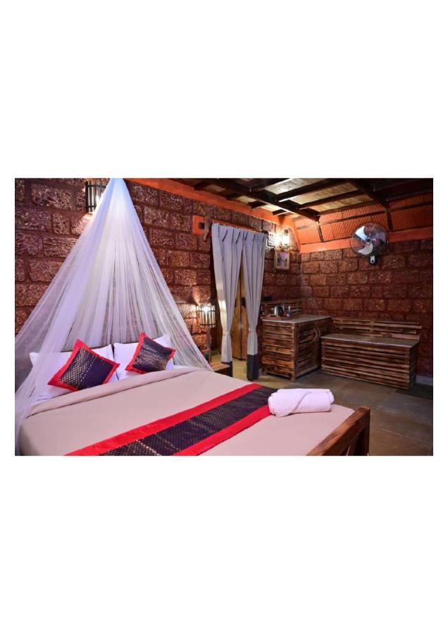 The Horse & Chariot Hotel Madikeri Exterior photo